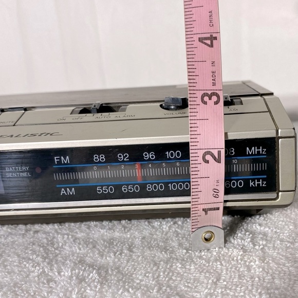 Vintage Realistic Chronomatic 252 Model 12-1560 AM/FM Clock Radio - Picture 14 of 16